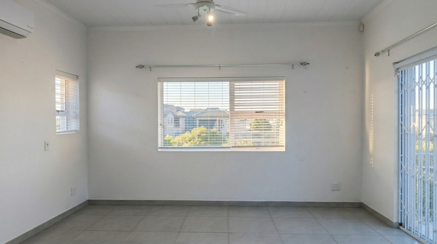 To Let 4 Bedroom Property for Rent in Oceanview Heights Western Cape